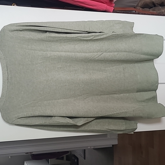 NWT Long Green Tunic Sweater - Picture 4 of 4